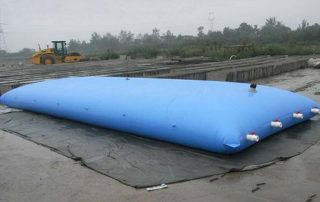 Convenient-Outdoor-Pillow-Shape-Collapsible-Water-Tank-for-Camping